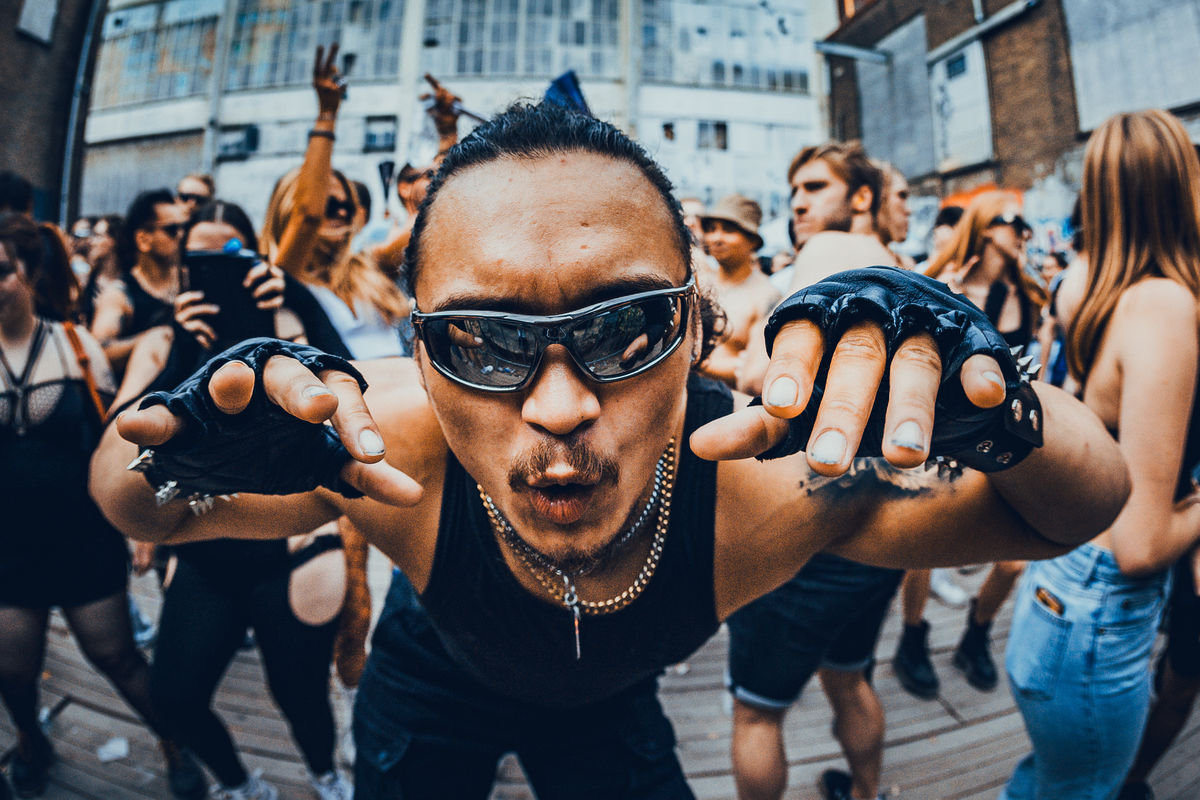 Loading... just a sec